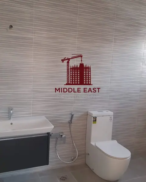 حمام كامل بعد التشطيب مع بانيو